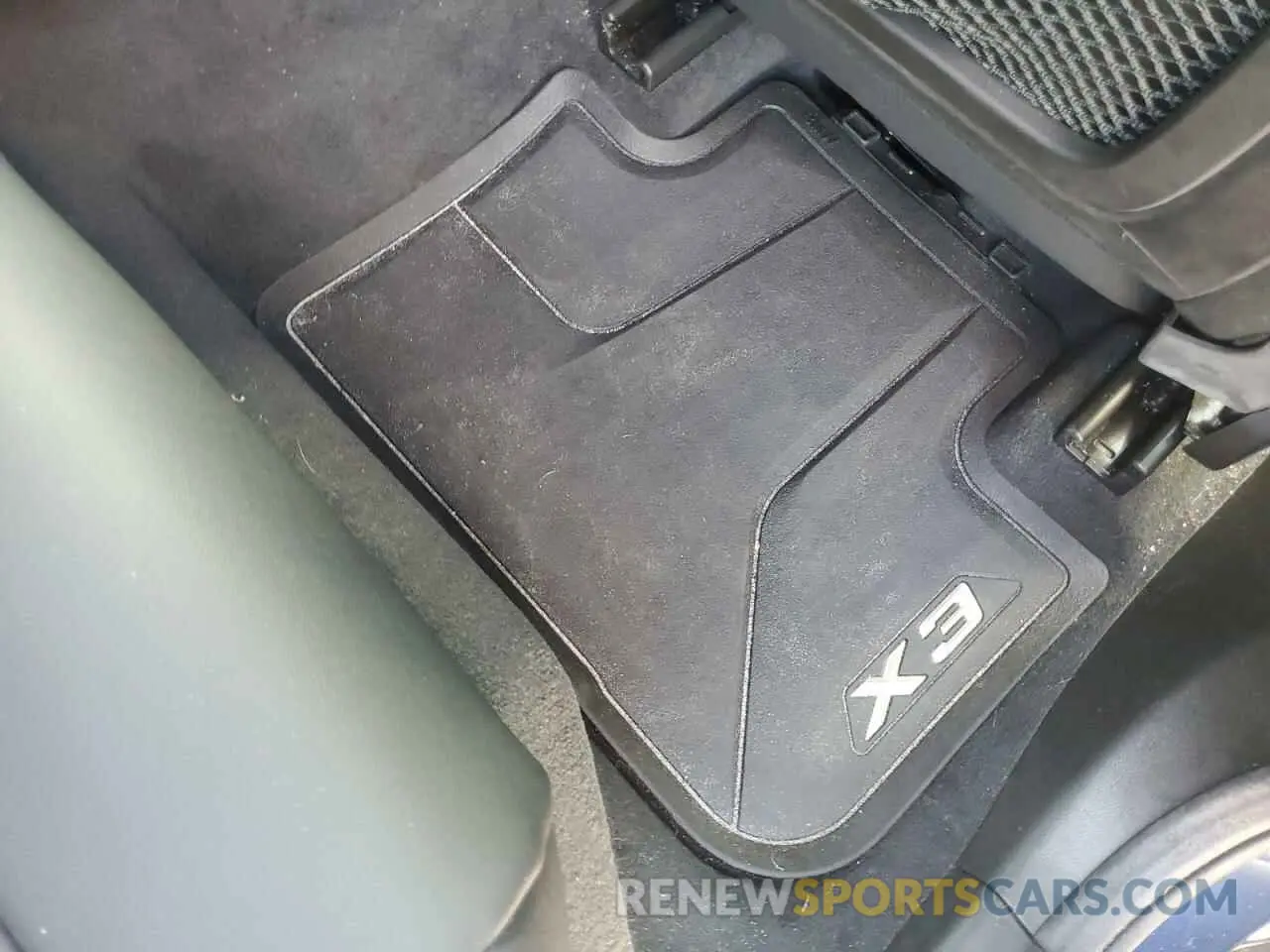 13 Photograph of a damaged car 5UXTR9C51KLD95971 BMW X3 2019