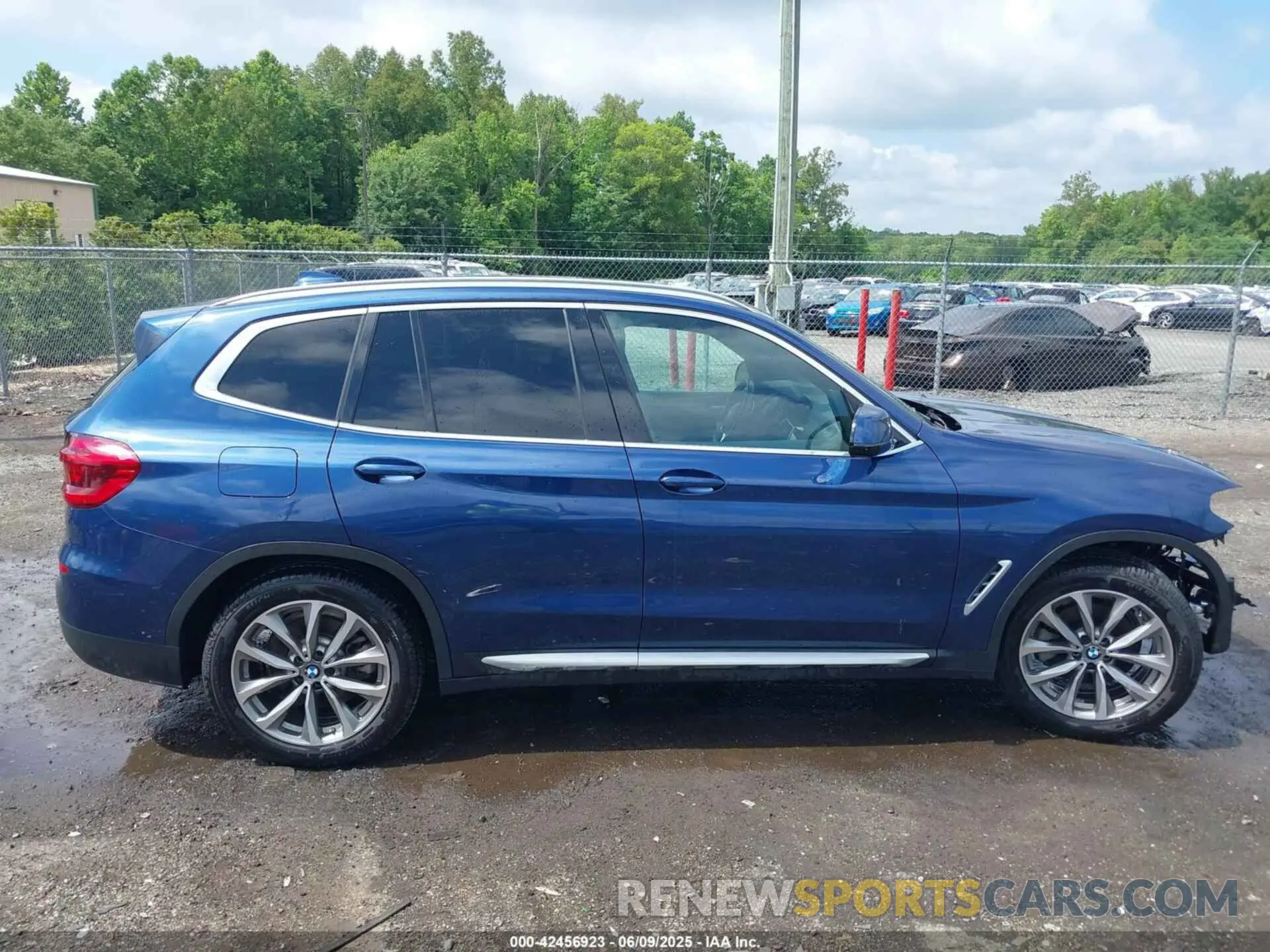 14 Photograph of a damaged car 5UXTR9C51KLD96652 BMW X3 2019