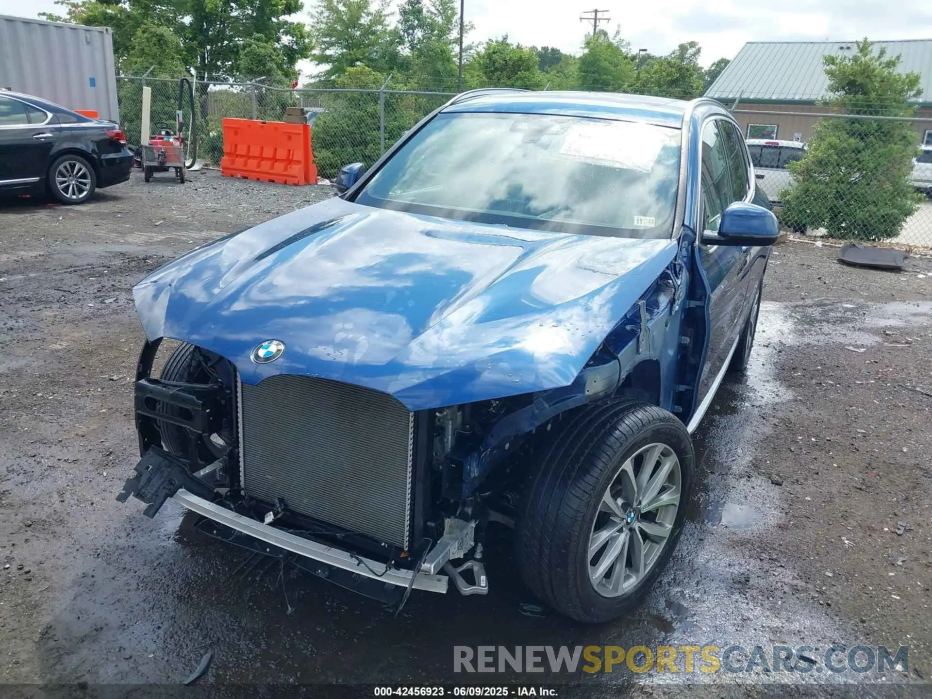 6 Photograph of a damaged car 5UXTR9C51KLD96652 BMW X3 2019