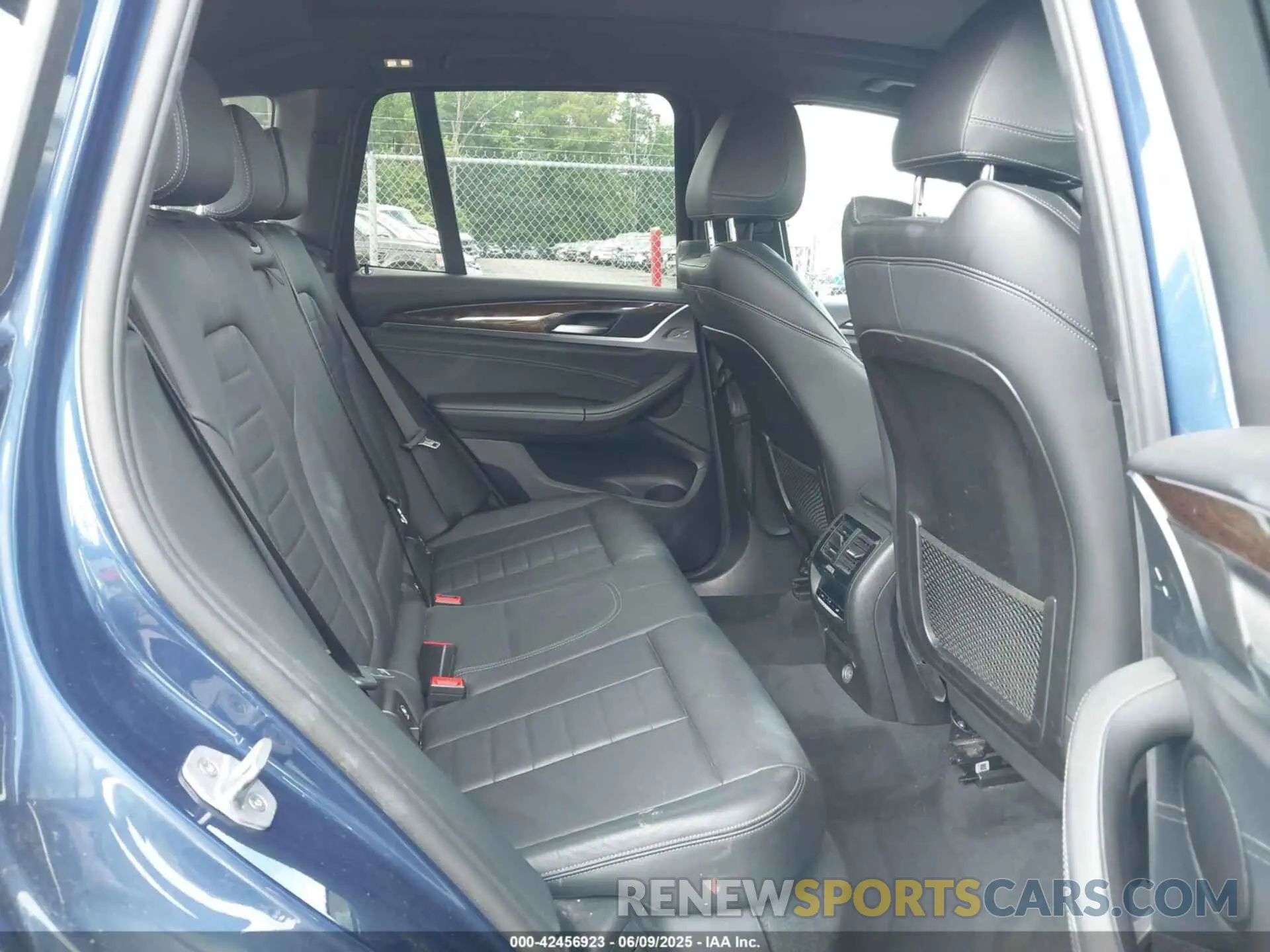 8 Photograph of a damaged car 5UXTR9C51KLD96652 BMW X3 2019