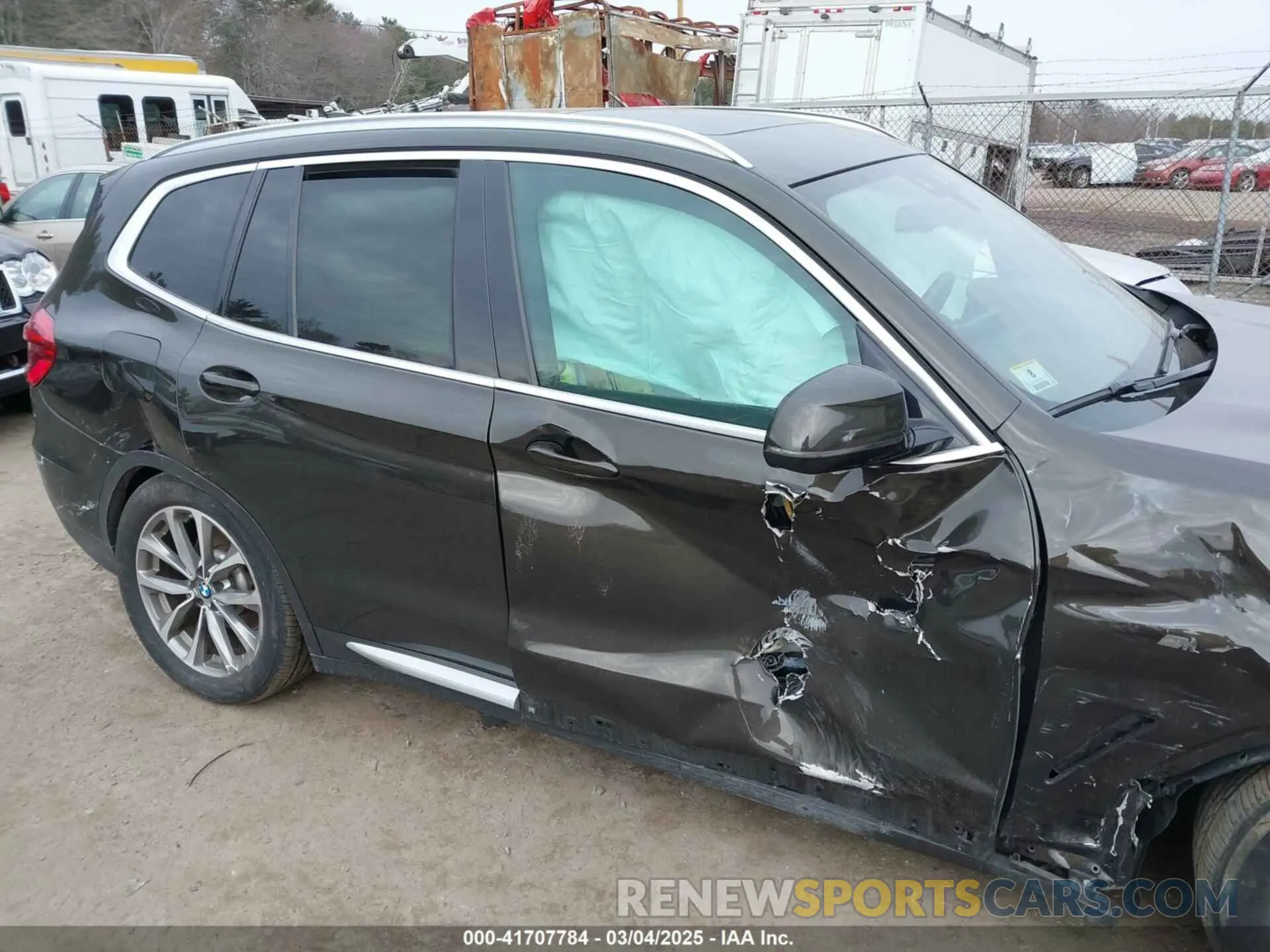 14 Photograph of a damaged car 5UXTR9C51KLD98868 BMW X3 2019