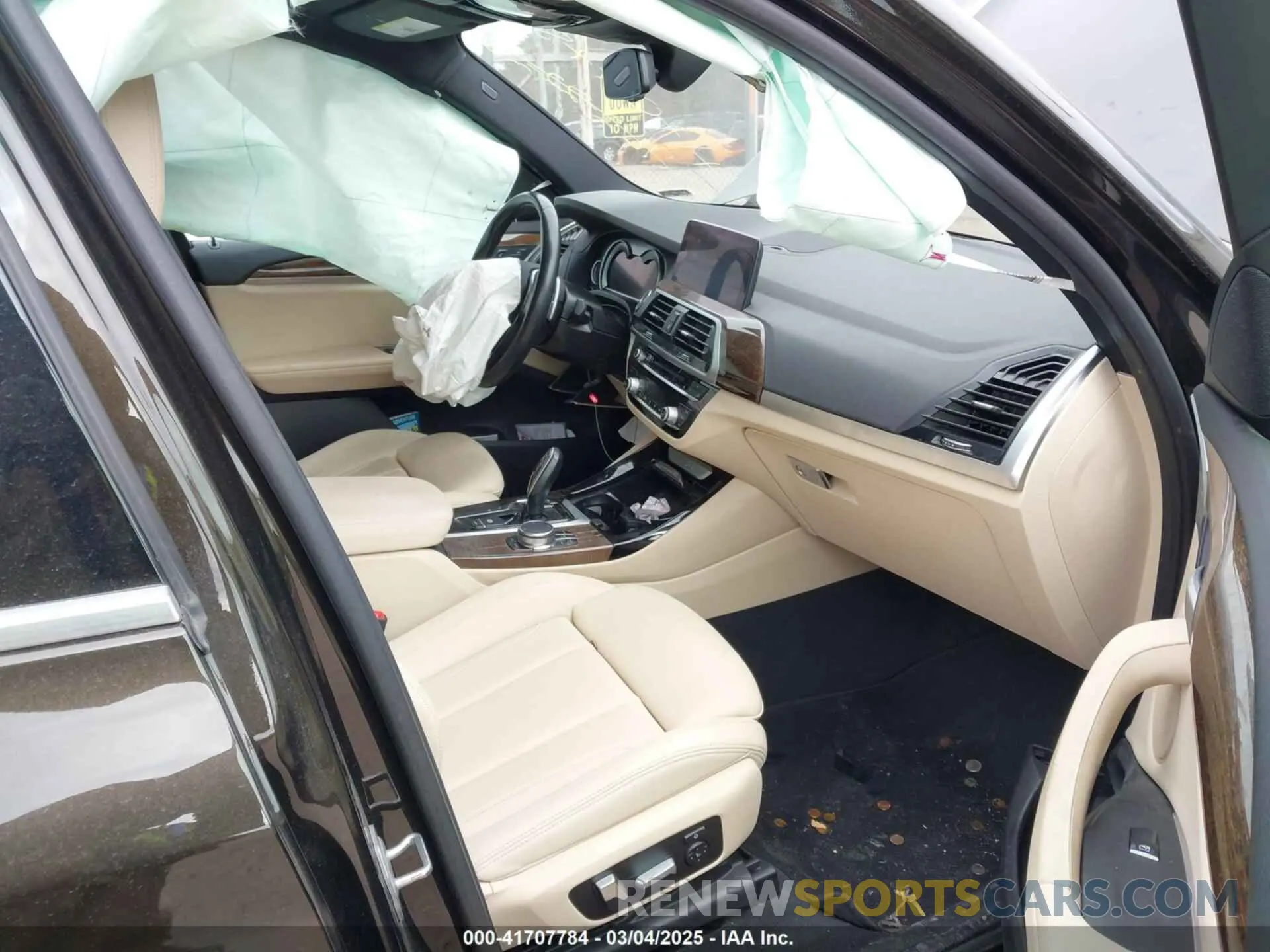 5 Photograph of a damaged car 5UXTR9C51KLD98868 BMW X3 2019