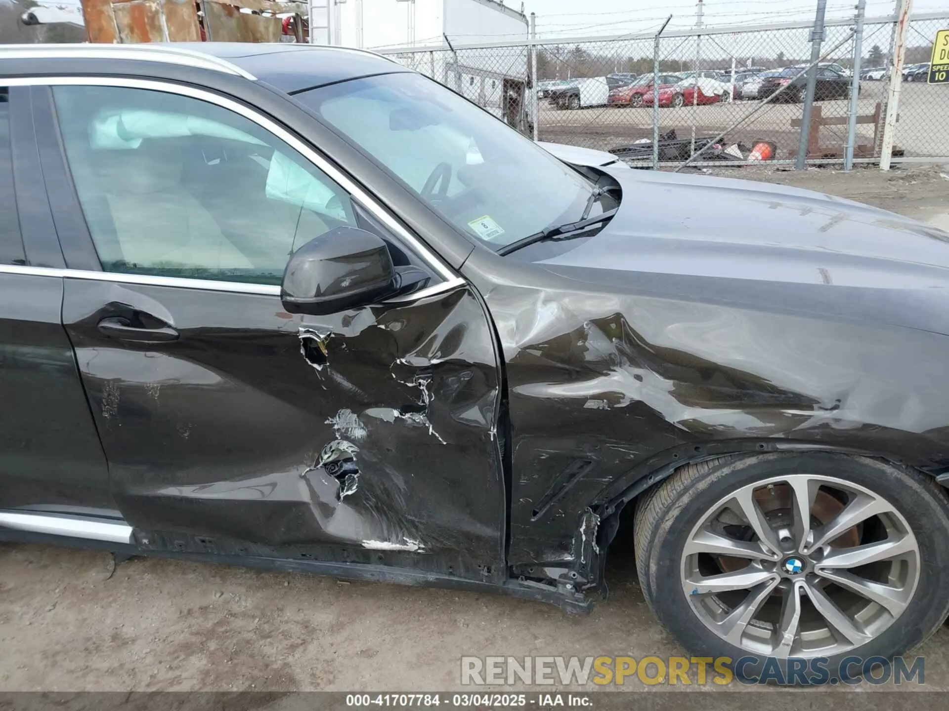 6 Photograph of a damaged car 5UXTR9C51KLD98868 BMW X3 2019