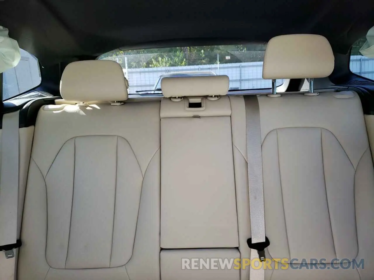 10 Photograph of a damaged car 5UXTR9C51KLE12302 BMW X3 2019