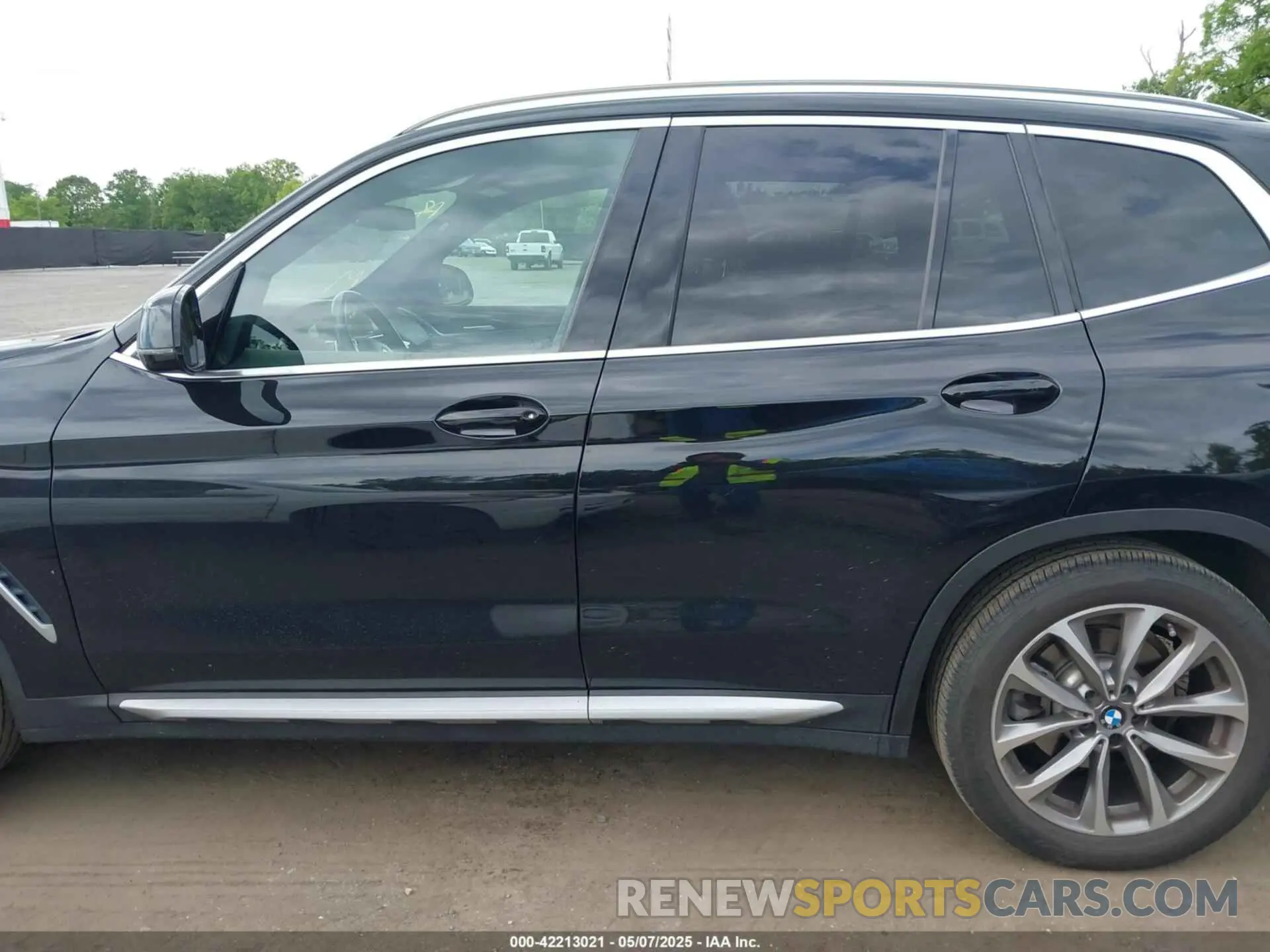 14 Photograph of a damaged car 5UXTR9C51KLE19086 BMW X3 2019
