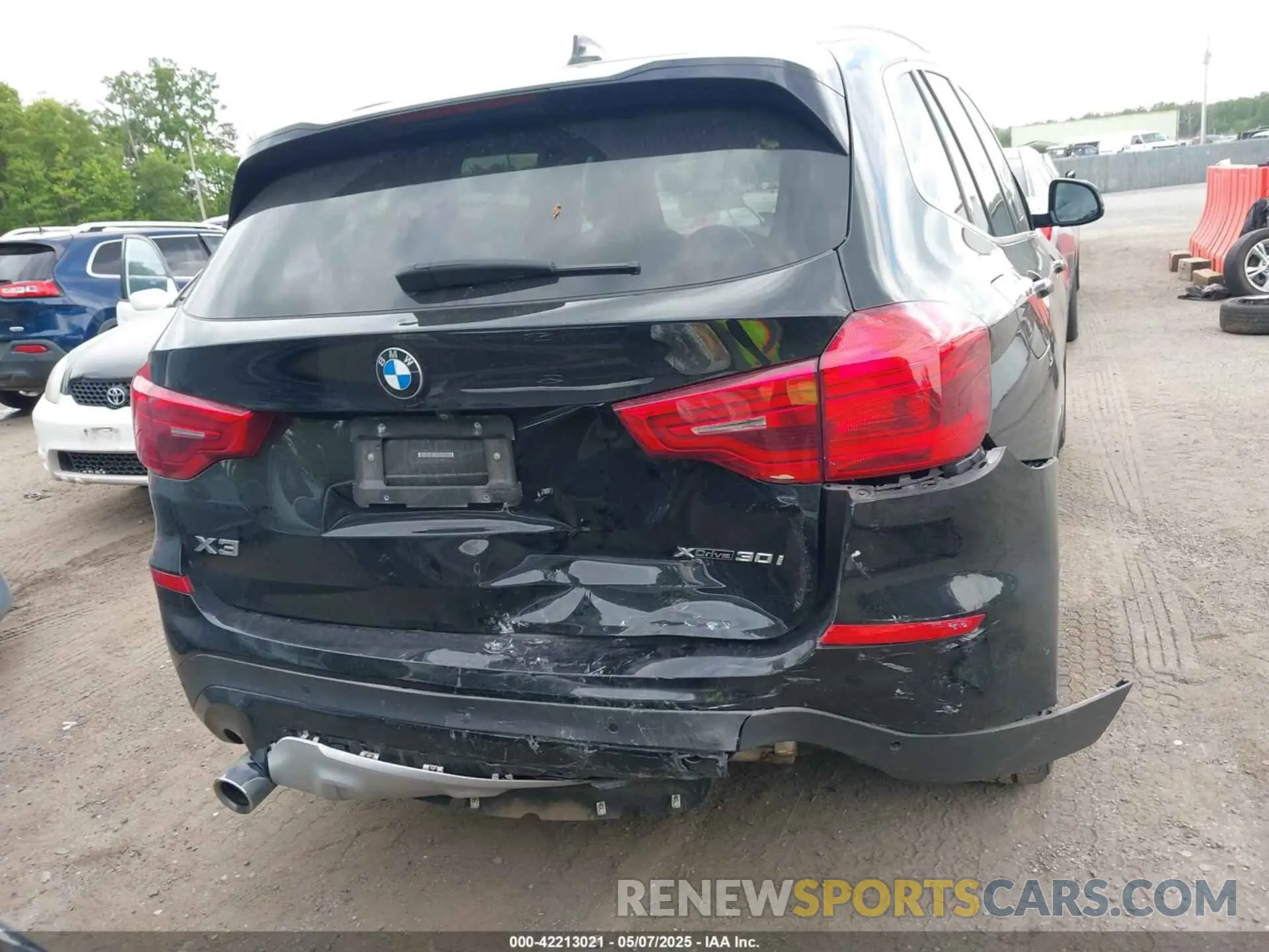 16 Photograph of a damaged car 5UXTR9C51KLE19086 BMW X3 2019