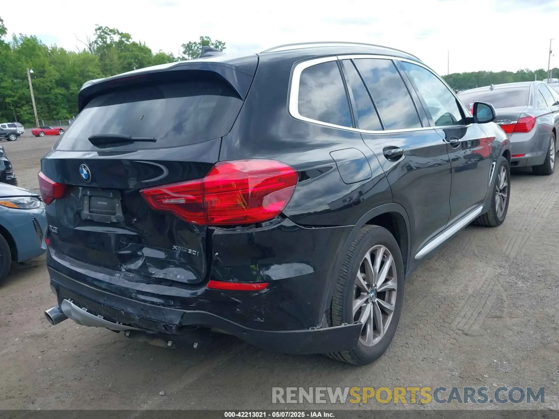 4 Photograph of a damaged car 5UXTR9C51KLE19086 BMW X3 2019