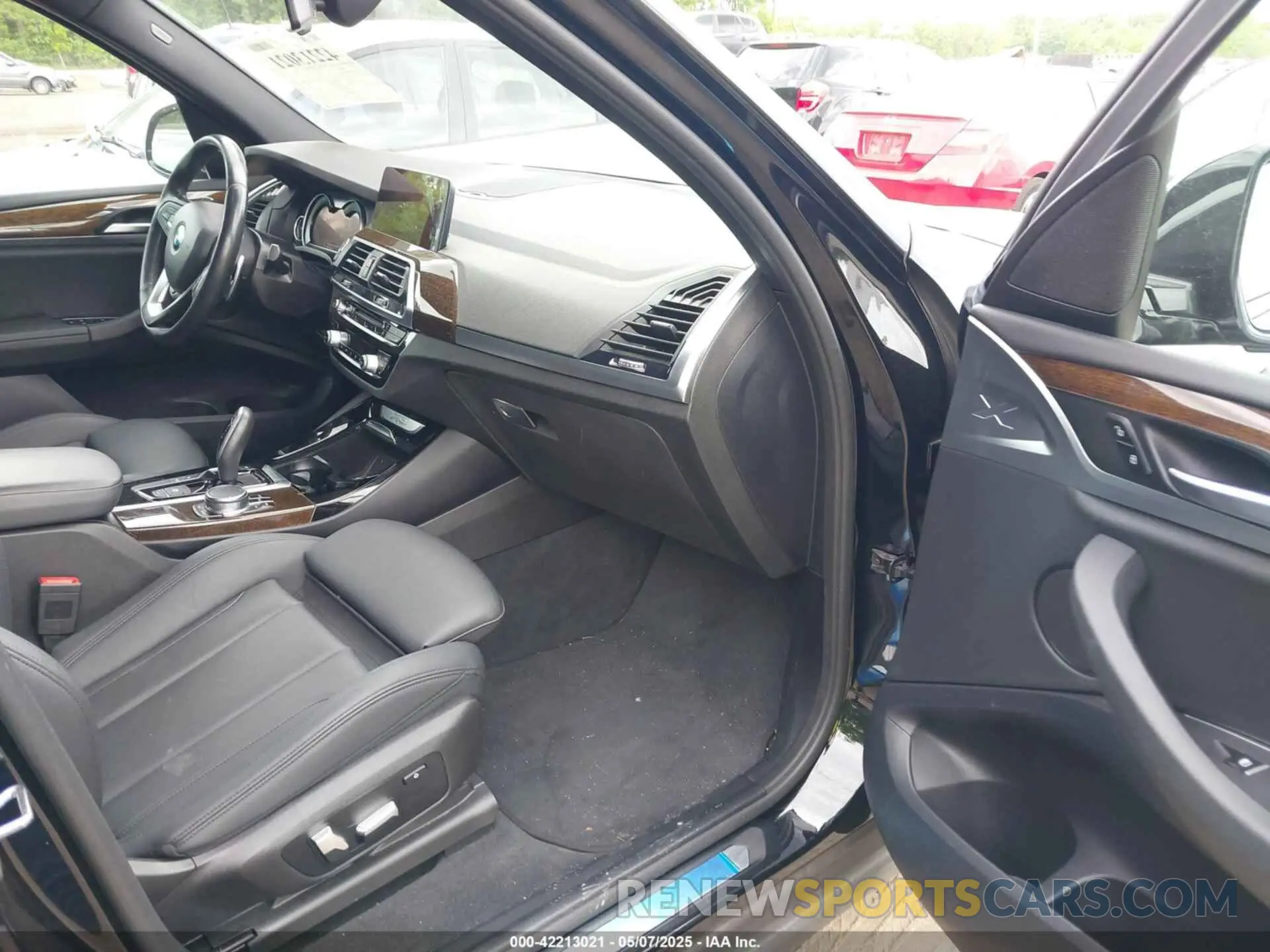5 Photograph of a damaged car 5UXTR9C51KLE19086 BMW X3 2019
