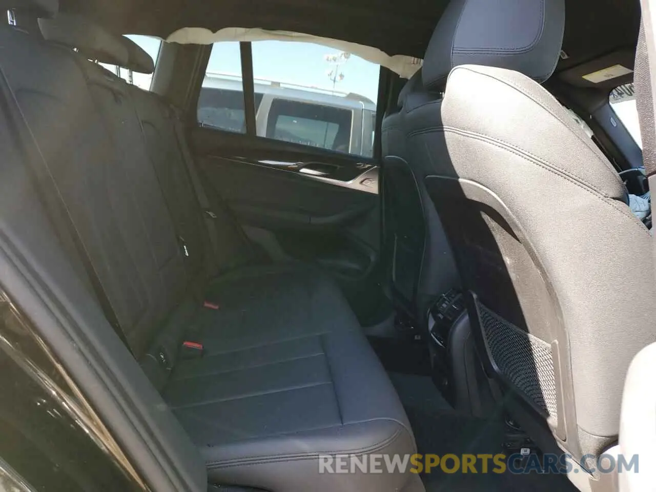 11 Photograph of a damaged car 5UXTR9C51KLP92335 BMW X3 2019