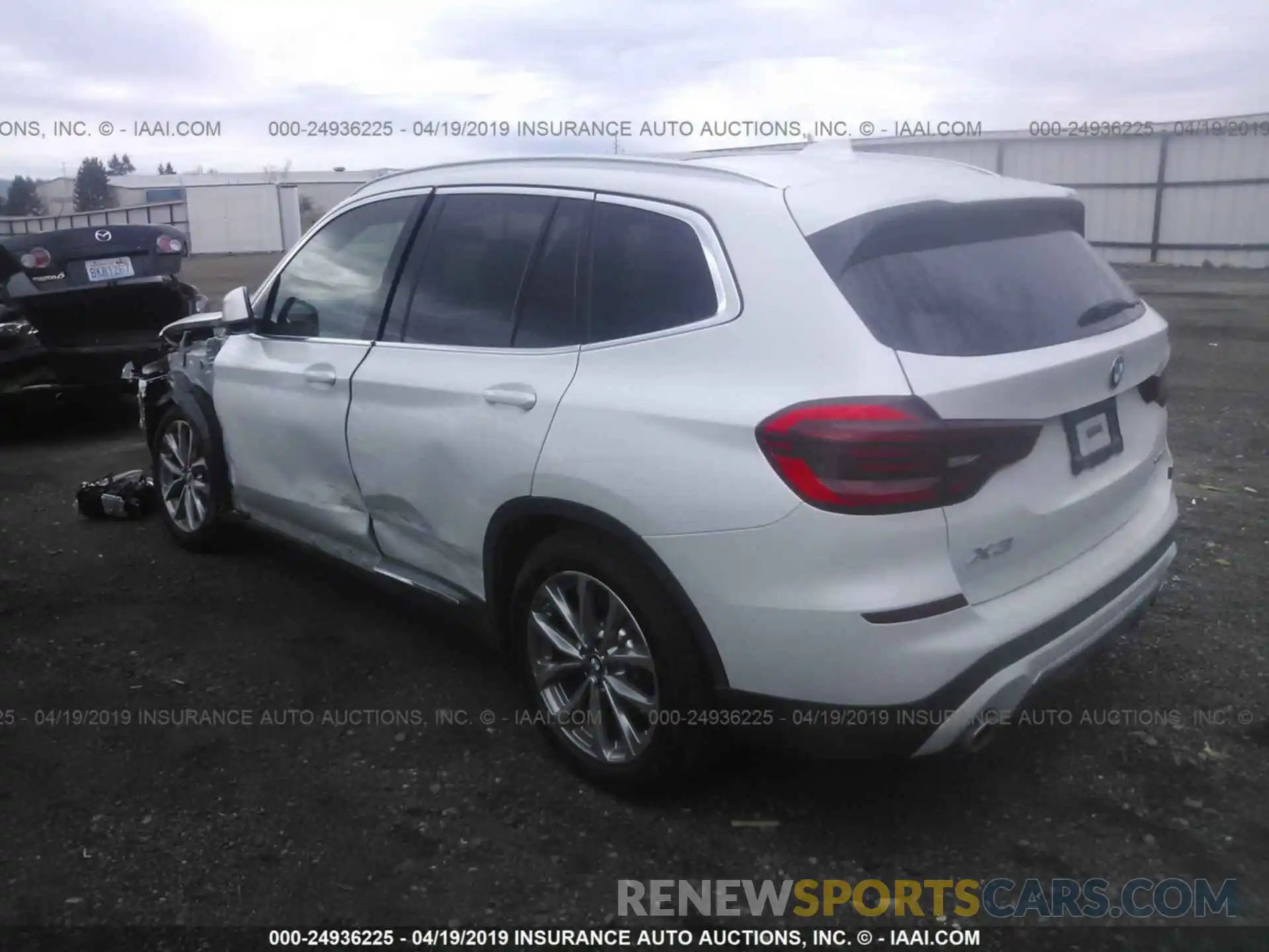 3 Photograph of a damaged car 5UXTR9C52KLE13071 BMW X3 2019