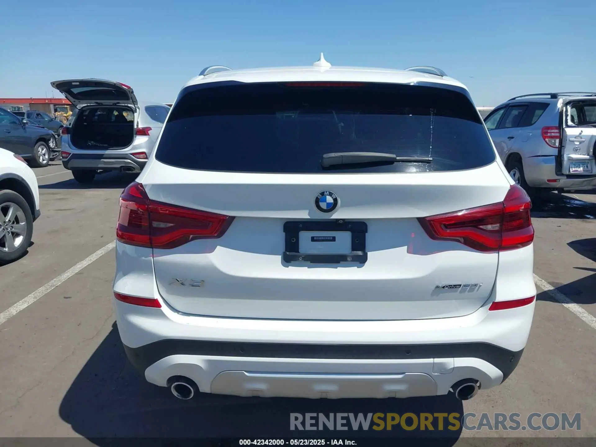16 Photograph of a damaged car 5UXTR9C52KLE13877 BMW X3 2019