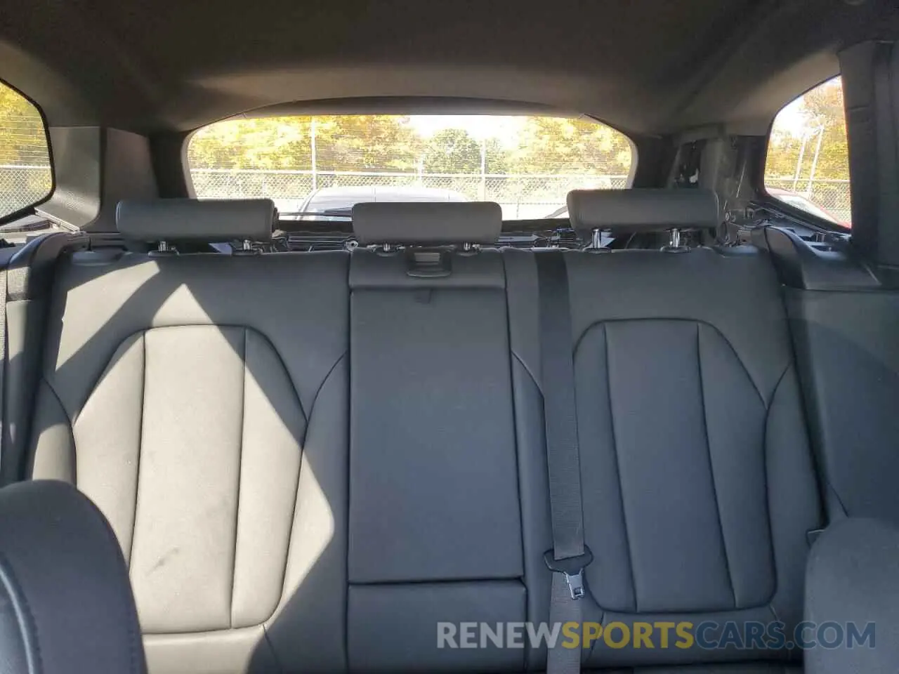 10 Photograph of a damaged car 5UXTR9C52KLP83496 BMW X3 2019