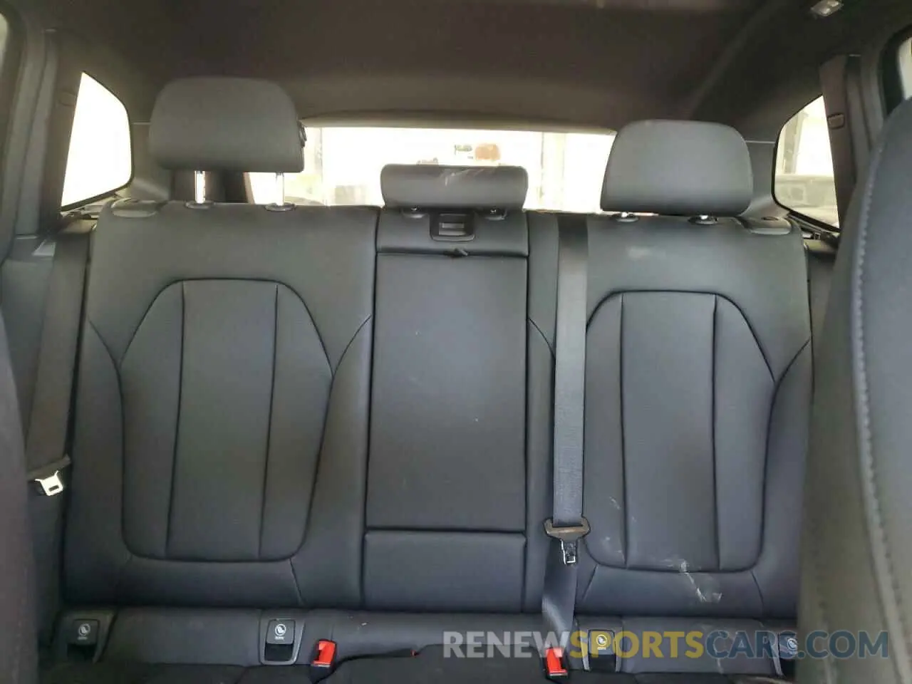 10 Photograph of a damaged car 5UXTR9C52KLP88777 BMW X3 2019