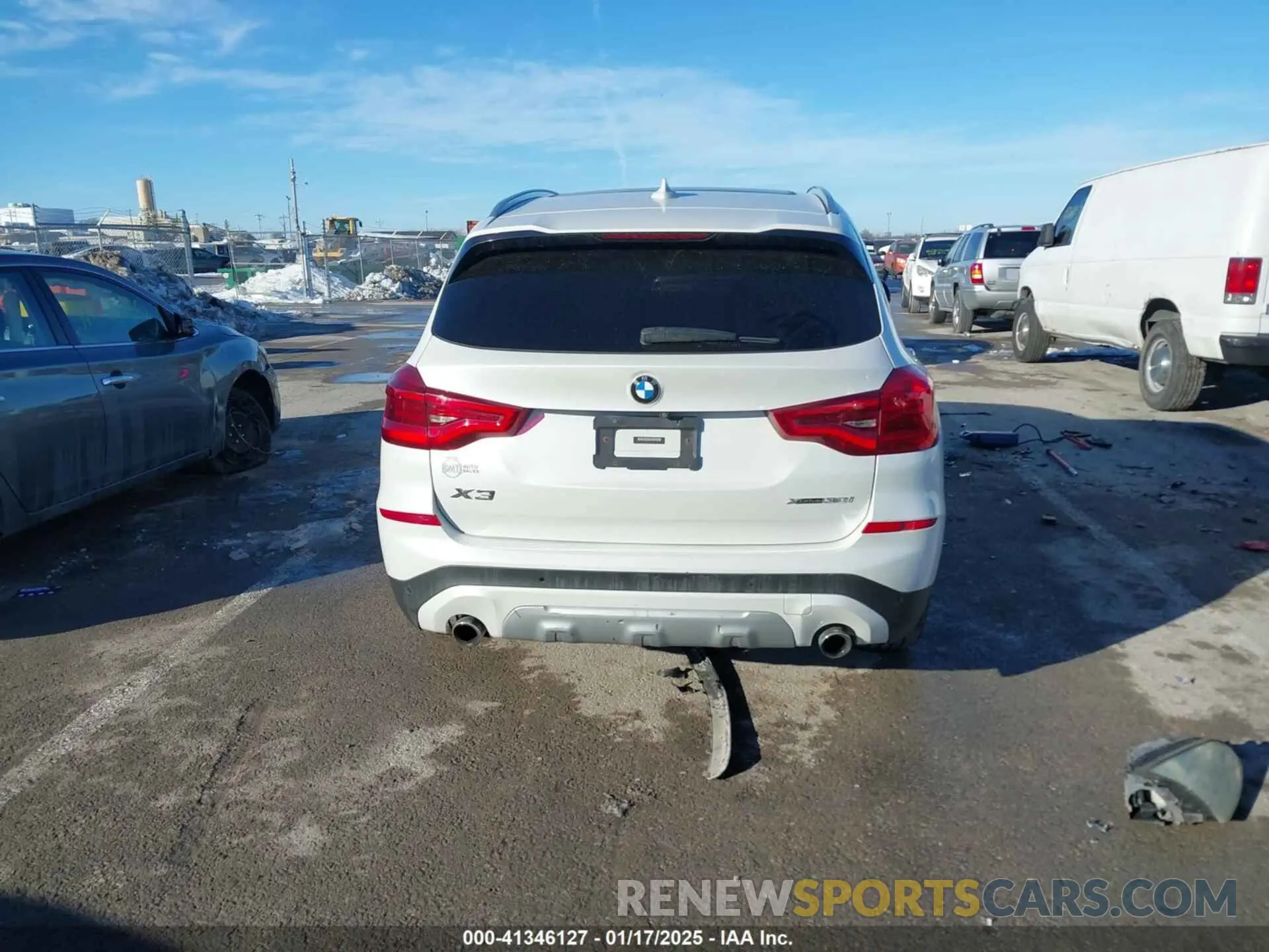 17 Photograph of a damaged car 5UXTR9C52KLP90836 BMW X3 2019