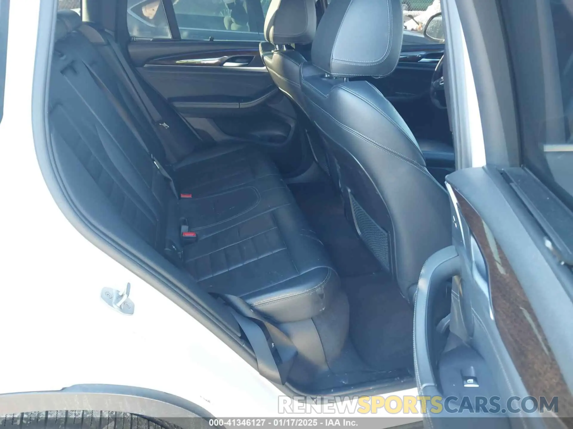 8 Photograph of a damaged car 5UXTR9C52KLP90836 BMW X3 2019