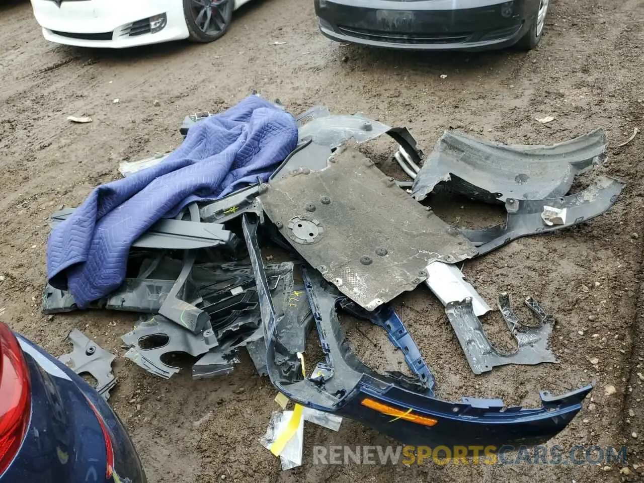13 Photograph of a damaged car 5UXTR9C52KLP96443 BMW X3 2019