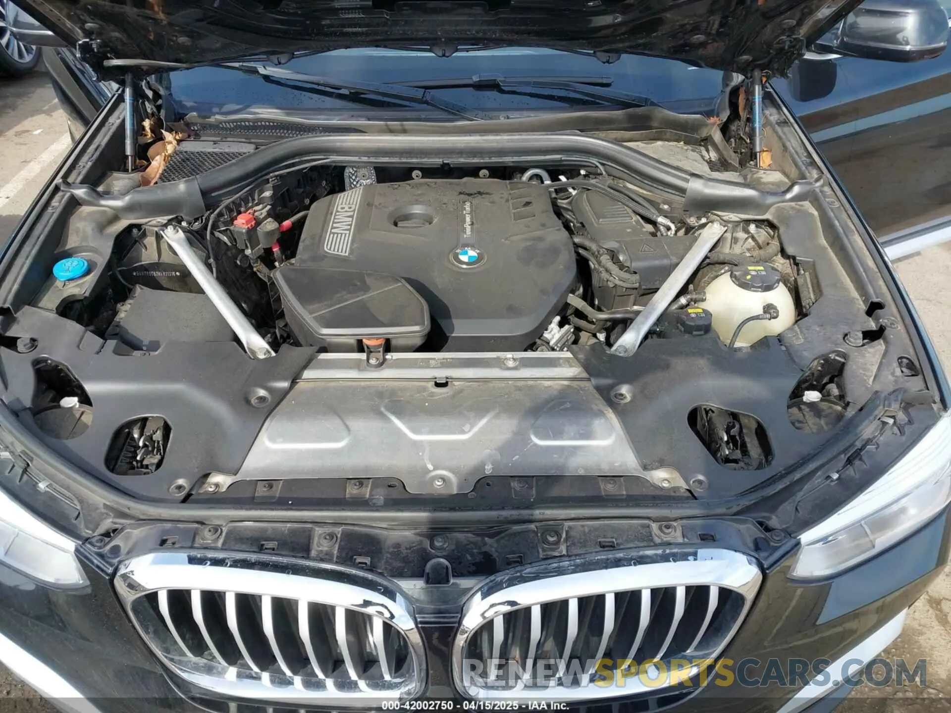 10 Photograph of a damaged car 5UXTR9C52KLR11316 BMW X3 2019
