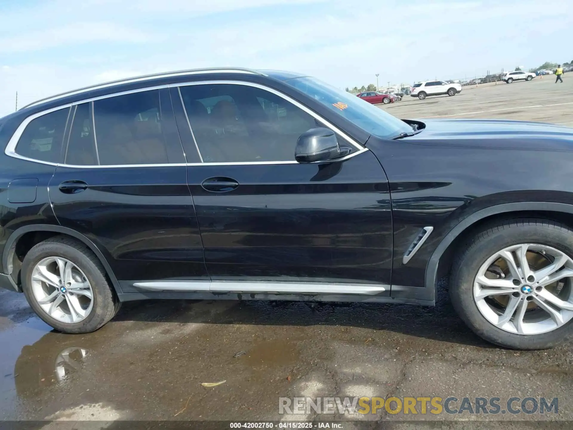 13 Photograph of a damaged car 5UXTR9C52KLR11316 BMW X3 2019