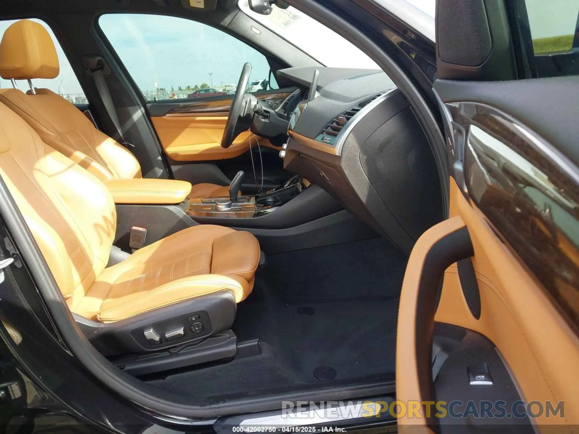 5 Photograph of a damaged car 5UXTR9C52KLR11316 BMW X3 2019