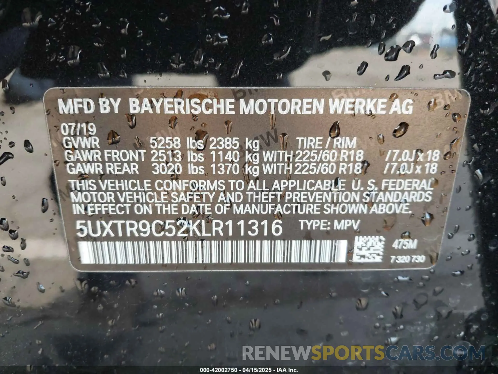 9 Photograph of a damaged car 5UXTR9C52KLR11316 BMW X3 2019