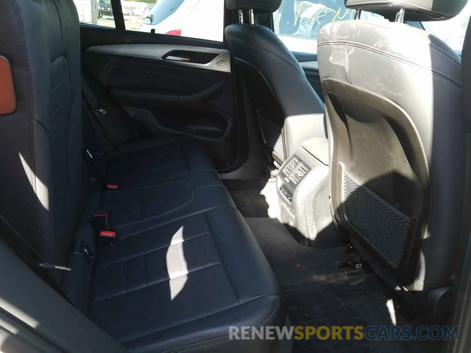 6 Photograph of a damaged car 5UXTR9C53KLD96572 BMW X3 2019