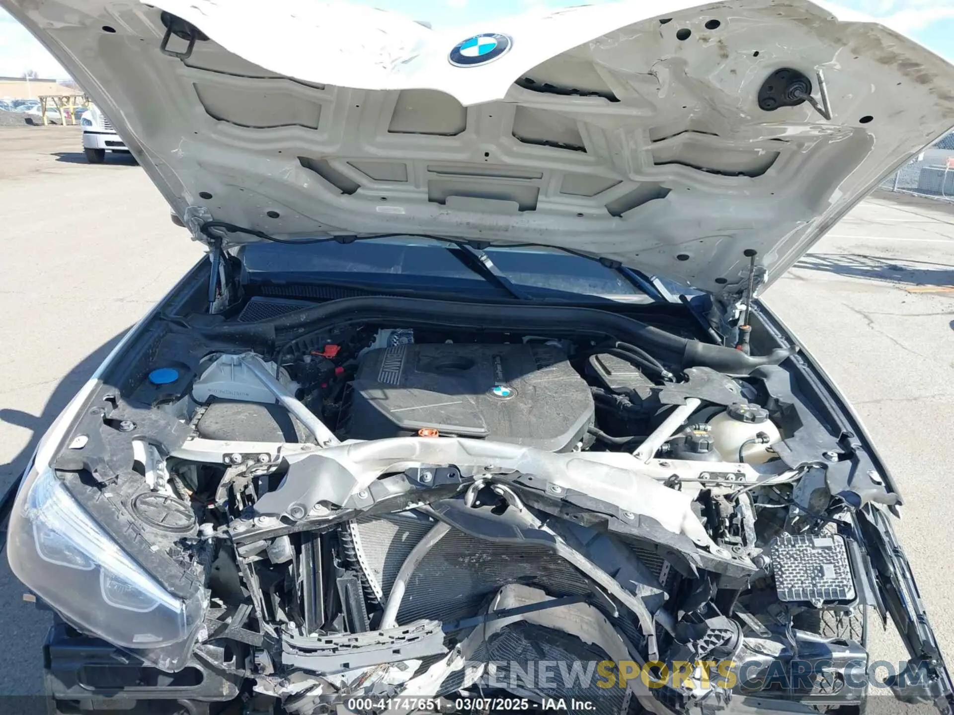 10 Photograph of a damaged car 5UXTR9C53KLE14519 BMW X3 2019