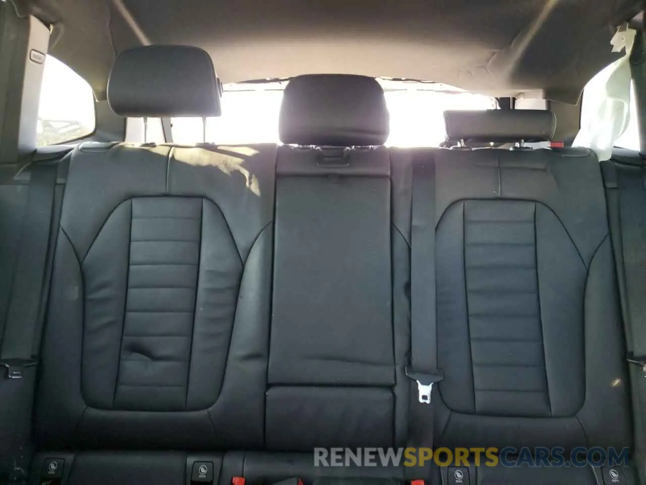 10 Photograph of a damaged car 5UXTR9C53KLE20658 BMW X3 2019