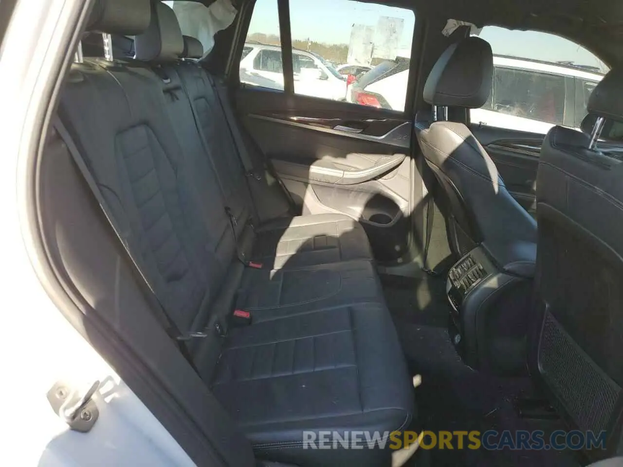11 Photograph of a damaged car 5UXTR9C53KLE20658 BMW X3 2019