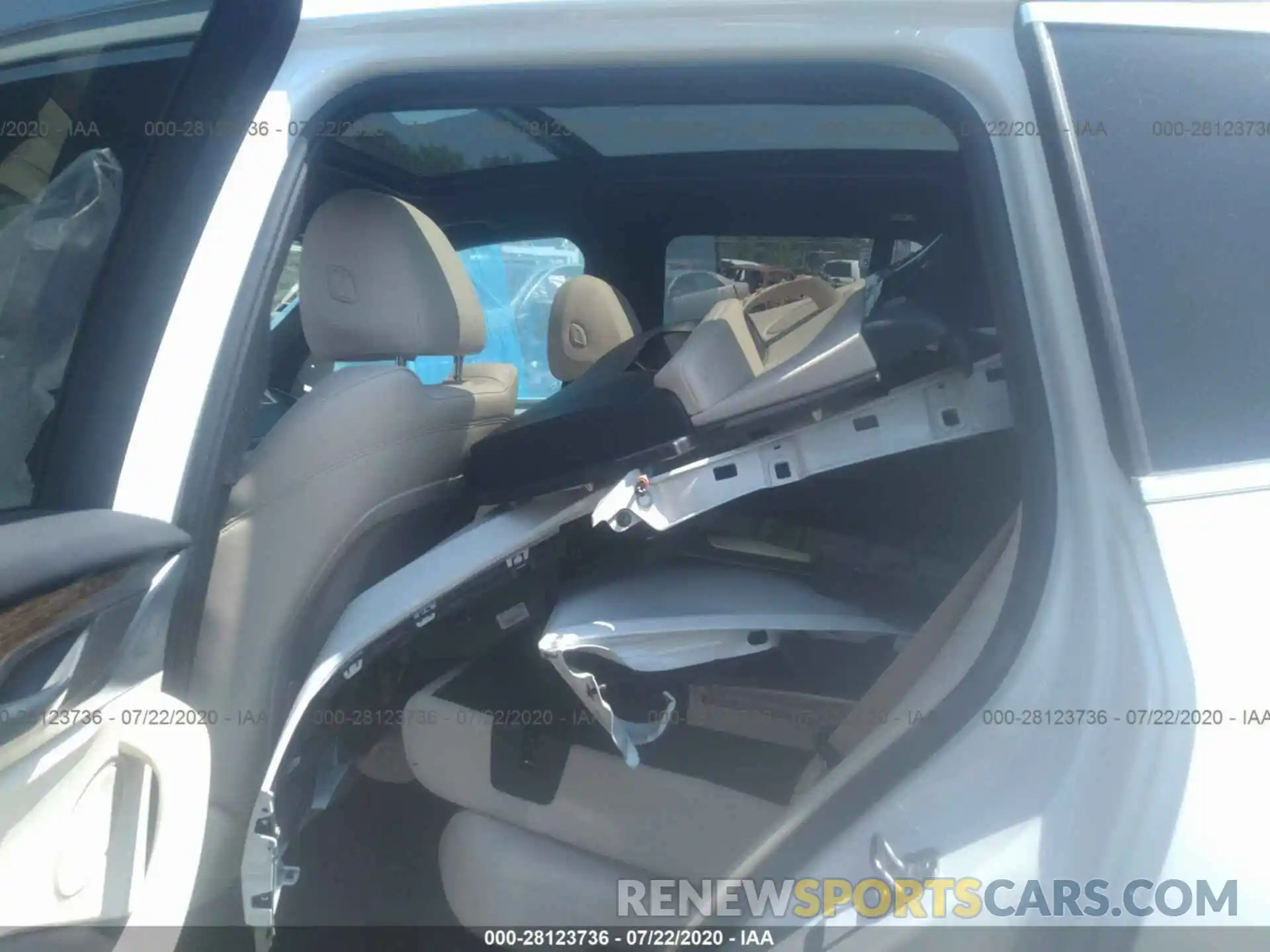 8 Photograph of a damaged car 5UXTR9C53KLE20756 BMW X3 2019