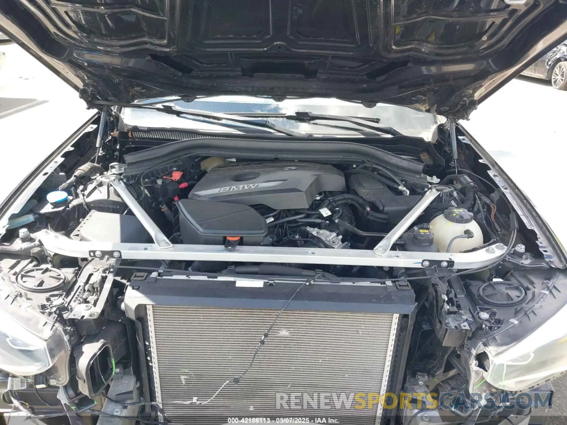 10 Photograph of a damaged car 5UXTR9C53KLP81692 BMW X3 2019