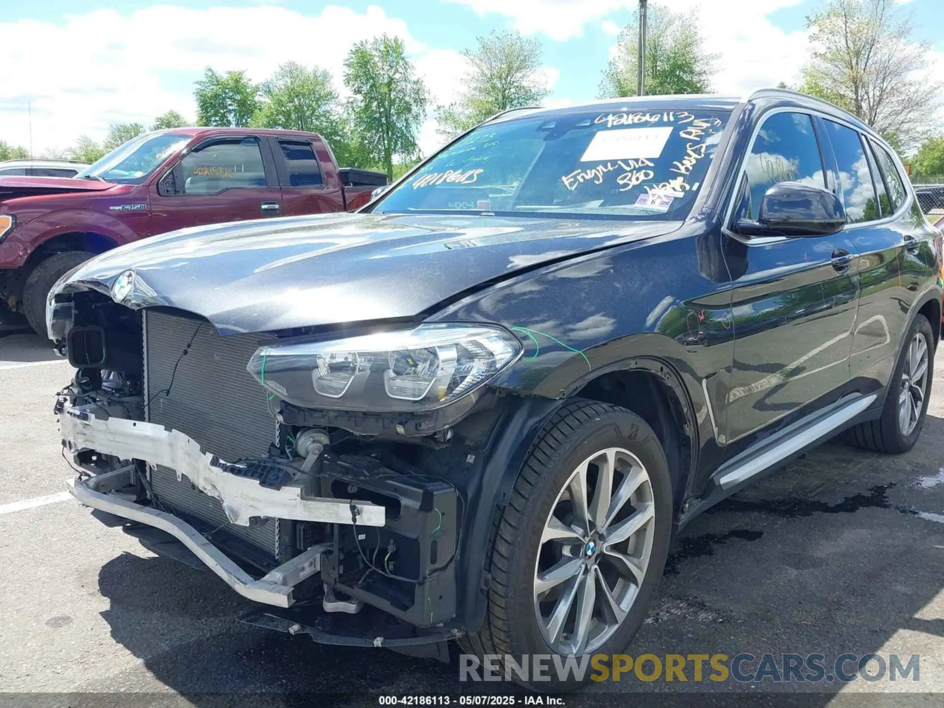 18 Photograph of a damaged car 5UXTR9C53KLP81692 BMW X3 2019
