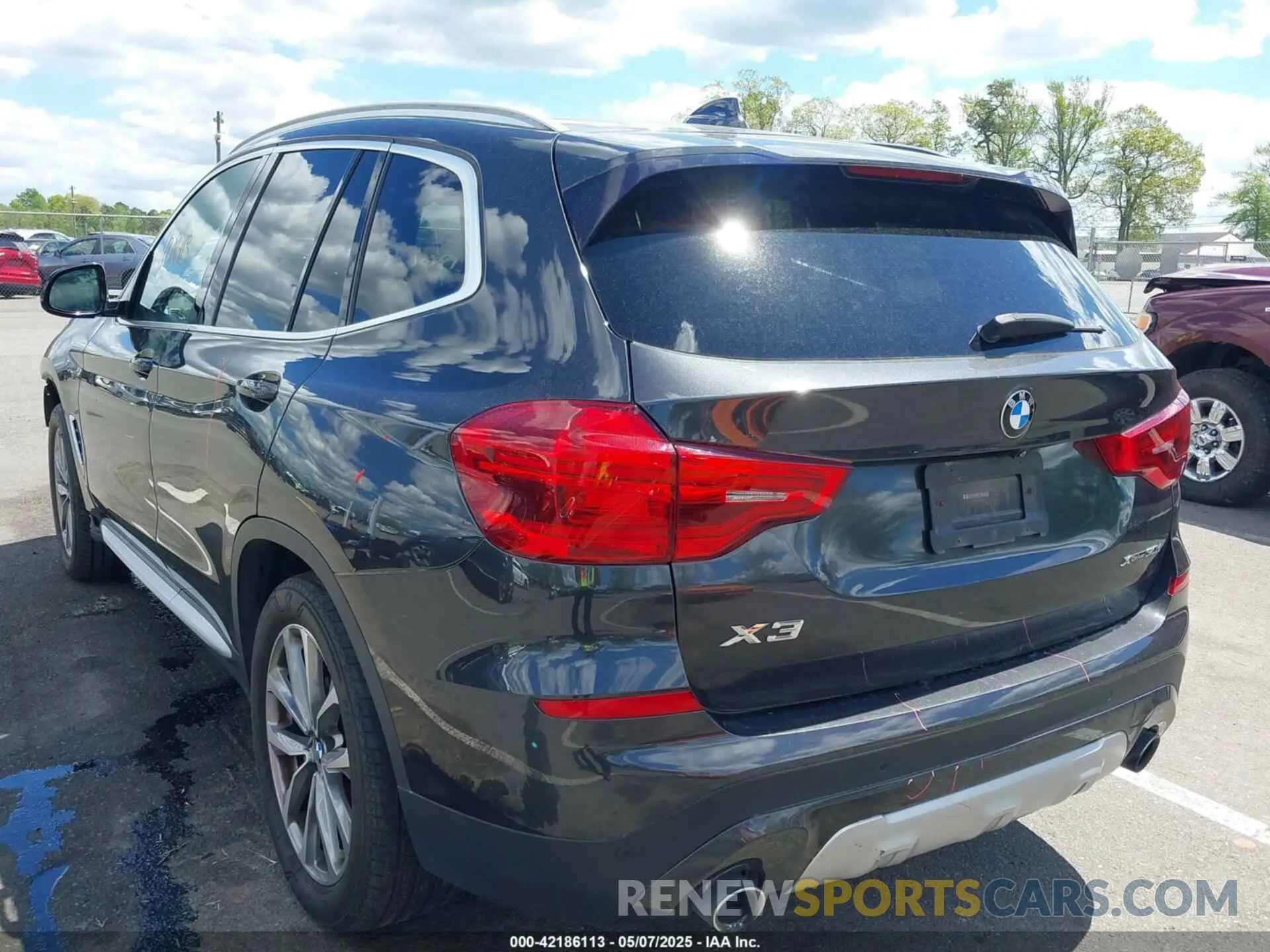 3 Photograph of a damaged car 5UXTR9C53KLP81692 BMW X3 2019
