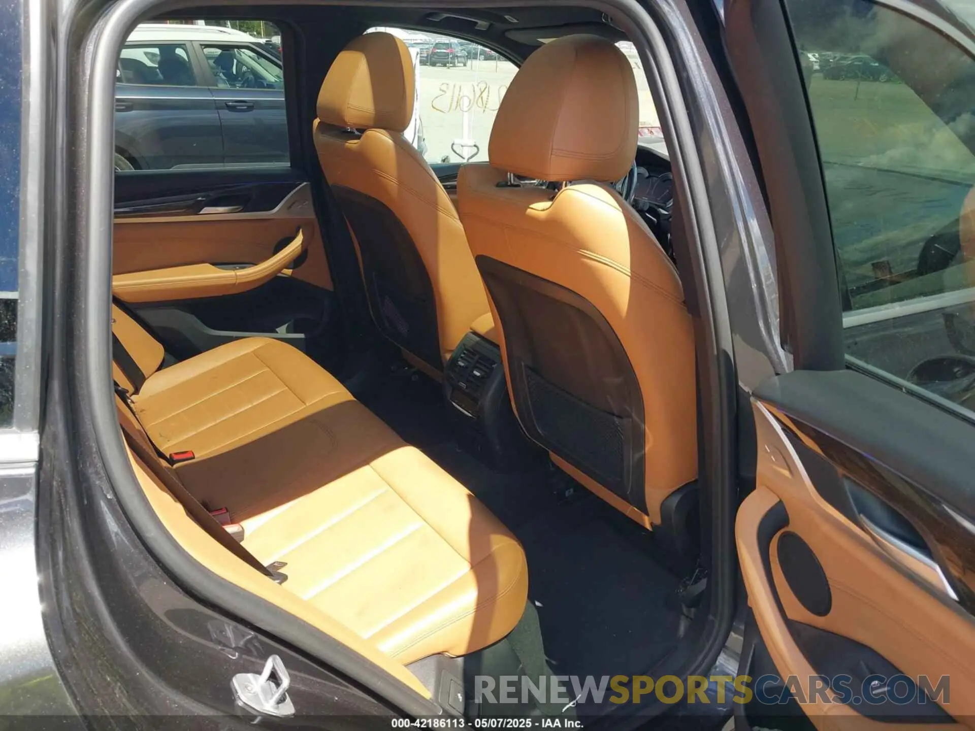 8 Photograph of a damaged car 5UXTR9C53KLP81692 BMW X3 2019