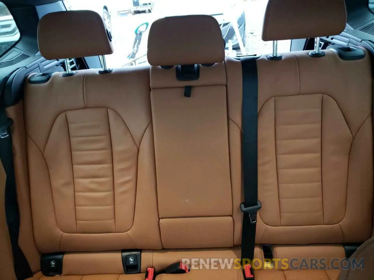 10 Photograph of a damaged car 5UXTR9C53KLP96208 BMW X3 2019