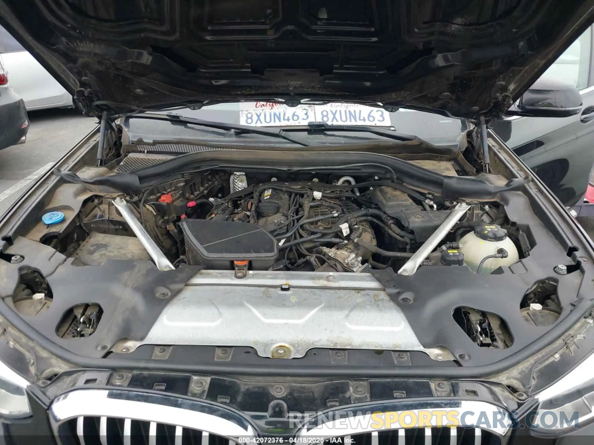 10 Photograph of a damaged car 5UXTR9C54KLD94460 BMW X3 2019