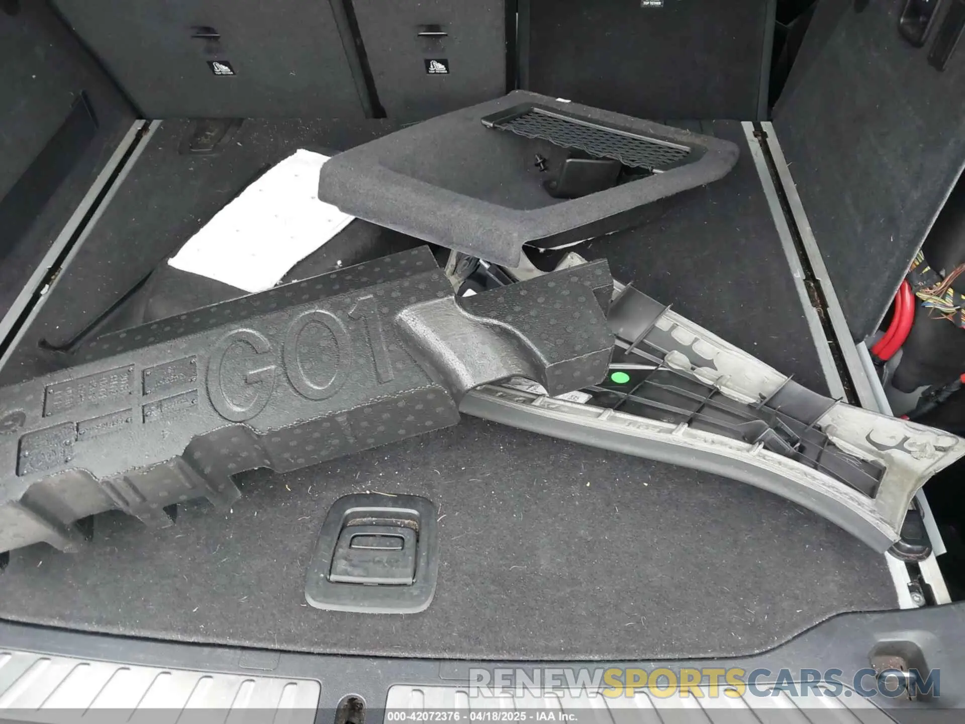 12 Photograph of a damaged car 5UXTR9C54KLD94460 BMW X3 2019