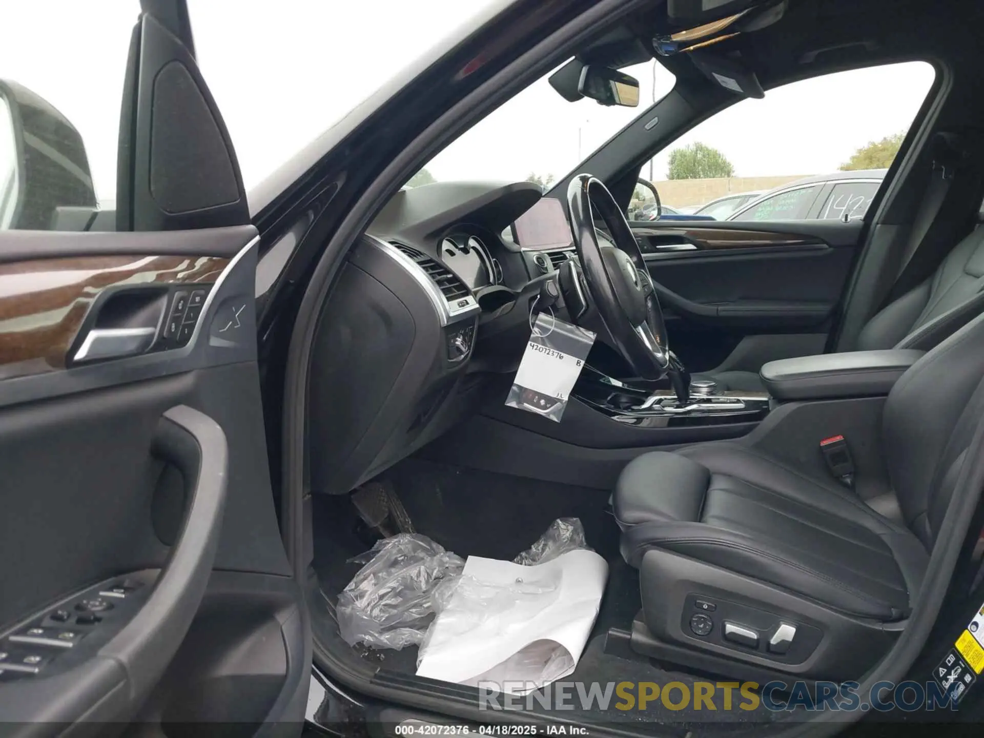 5 Photograph of a damaged car 5UXTR9C54KLD94460 BMW X3 2019