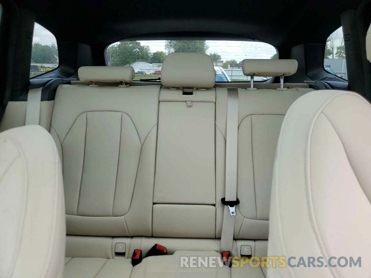 10 Photograph of a damaged car 5UXTR9C54KLE14528 BMW X3 2019
