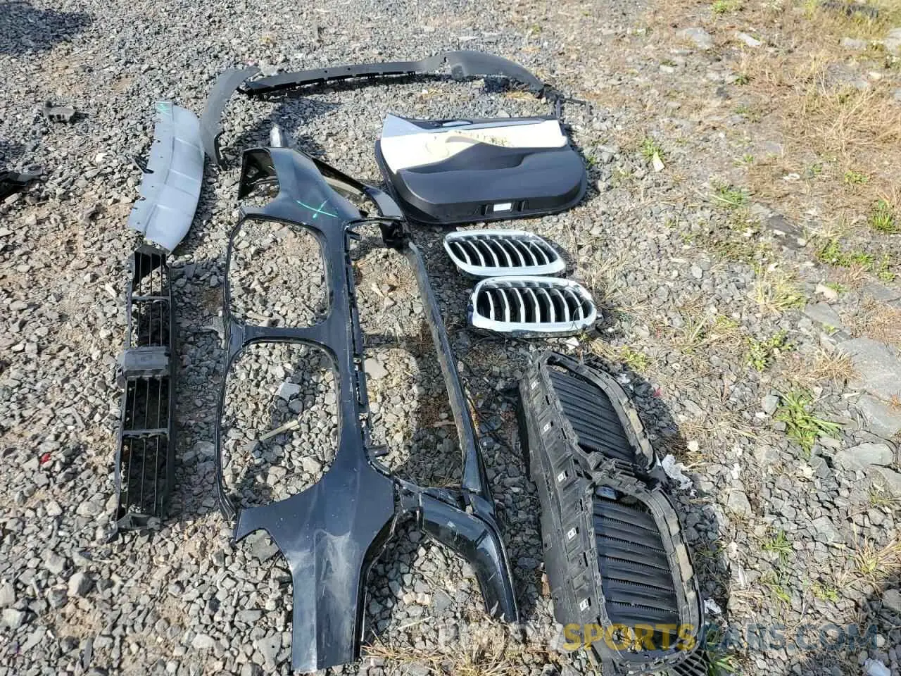 13 Photograph of a damaged car 5UXTR9C54KLE14528 BMW X3 2019