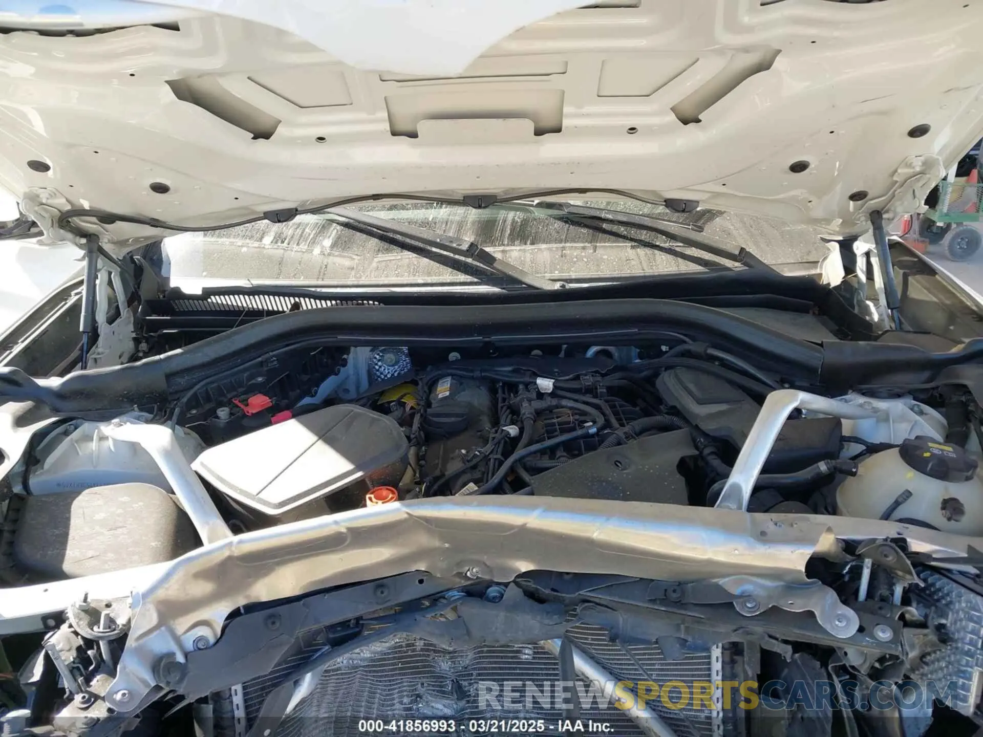 10 Photograph of a damaged car 5UXTR9C54KLE18885 BMW X3 2019