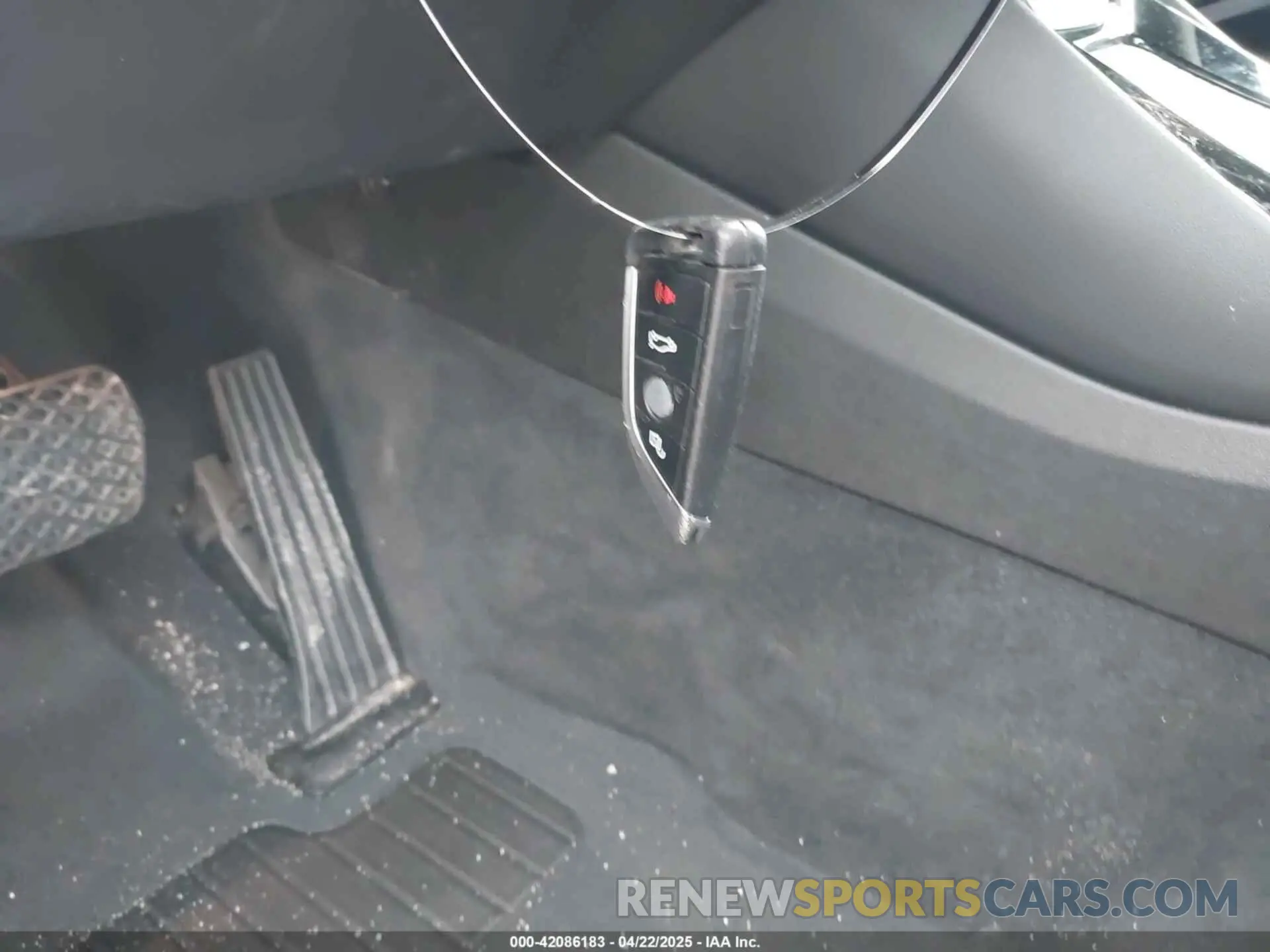 11 Photograph of a damaged car 5UXTR9C54KLP80891 BMW X3 2019