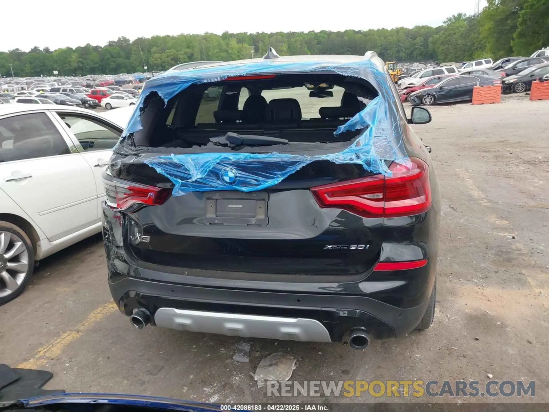 16 Photograph of a damaged car 5UXTR9C54KLP80891 BMW X3 2019