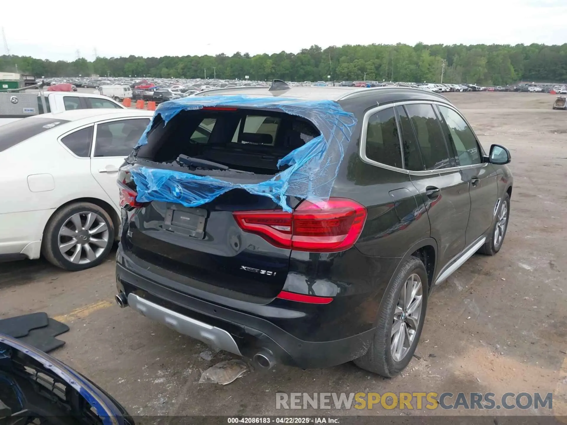 4 Photograph of a damaged car 5UXTR9C54KLP80891 BMW X3 2019