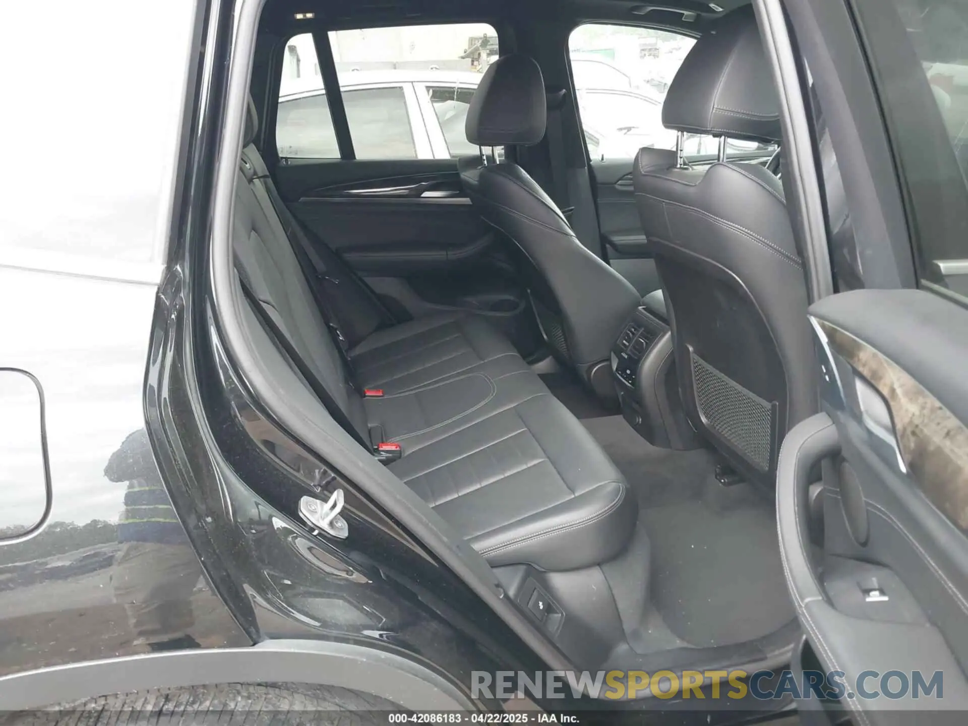 8 Photograph of a damaged car 5UXTR9C54KLP80891 BMW X3 2019