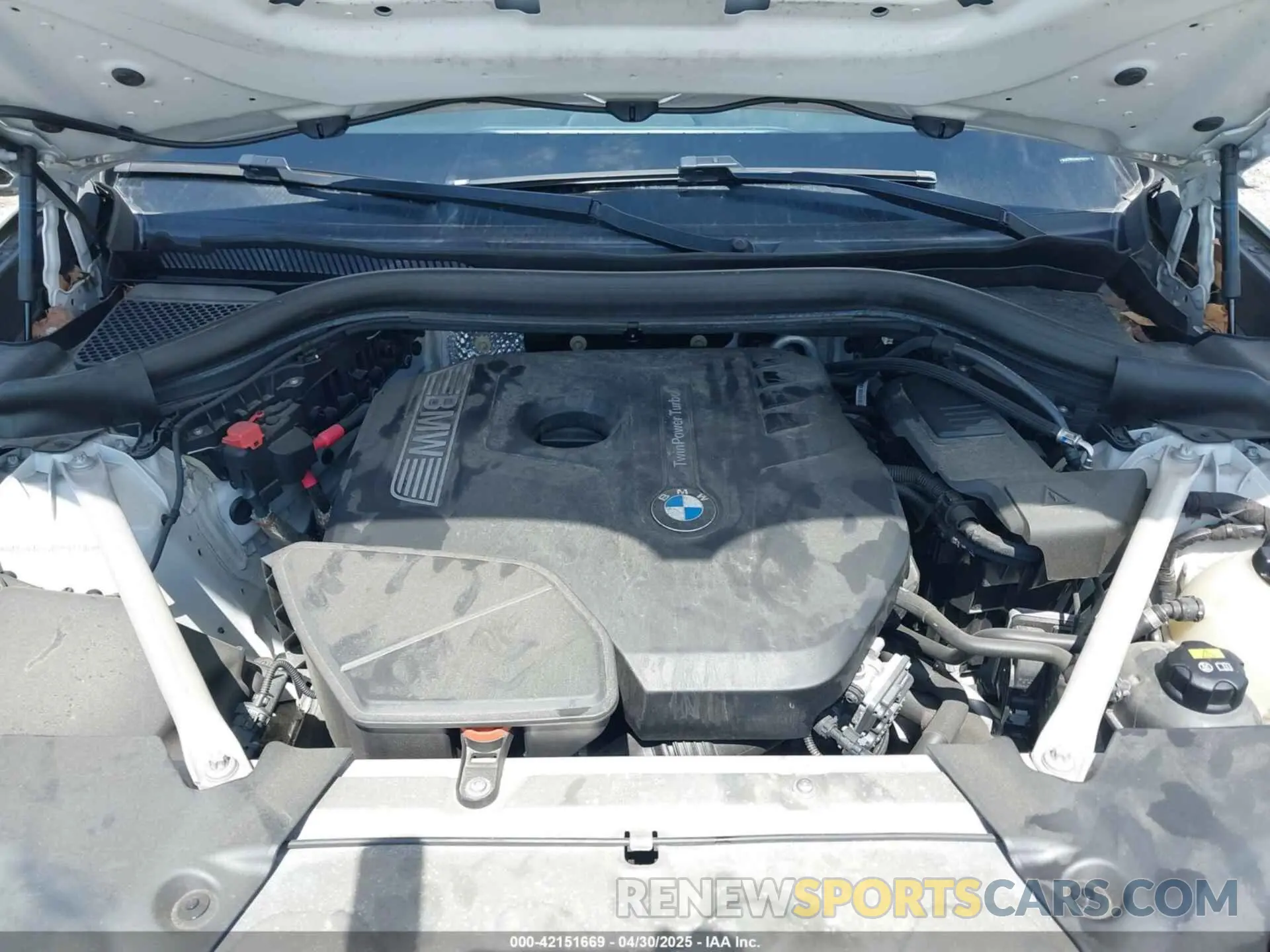 10 Photograph of a damaged car 5UXTR9C54KLP92216 BMW X3 2019