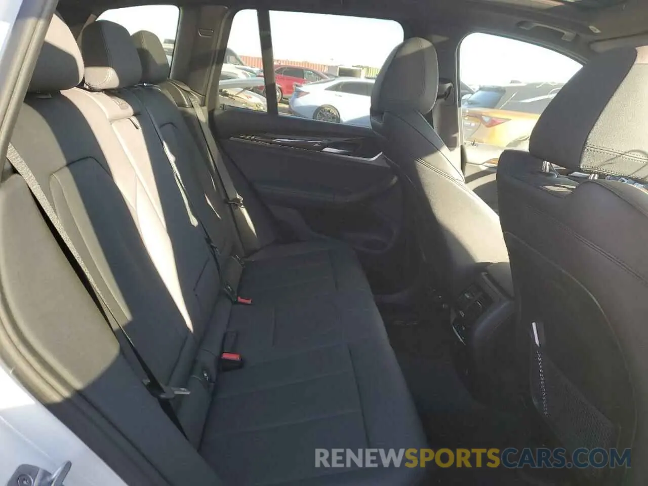 10 Photograph of a damaged car 5UXTR9C54KLR03783 BMW X3 2019