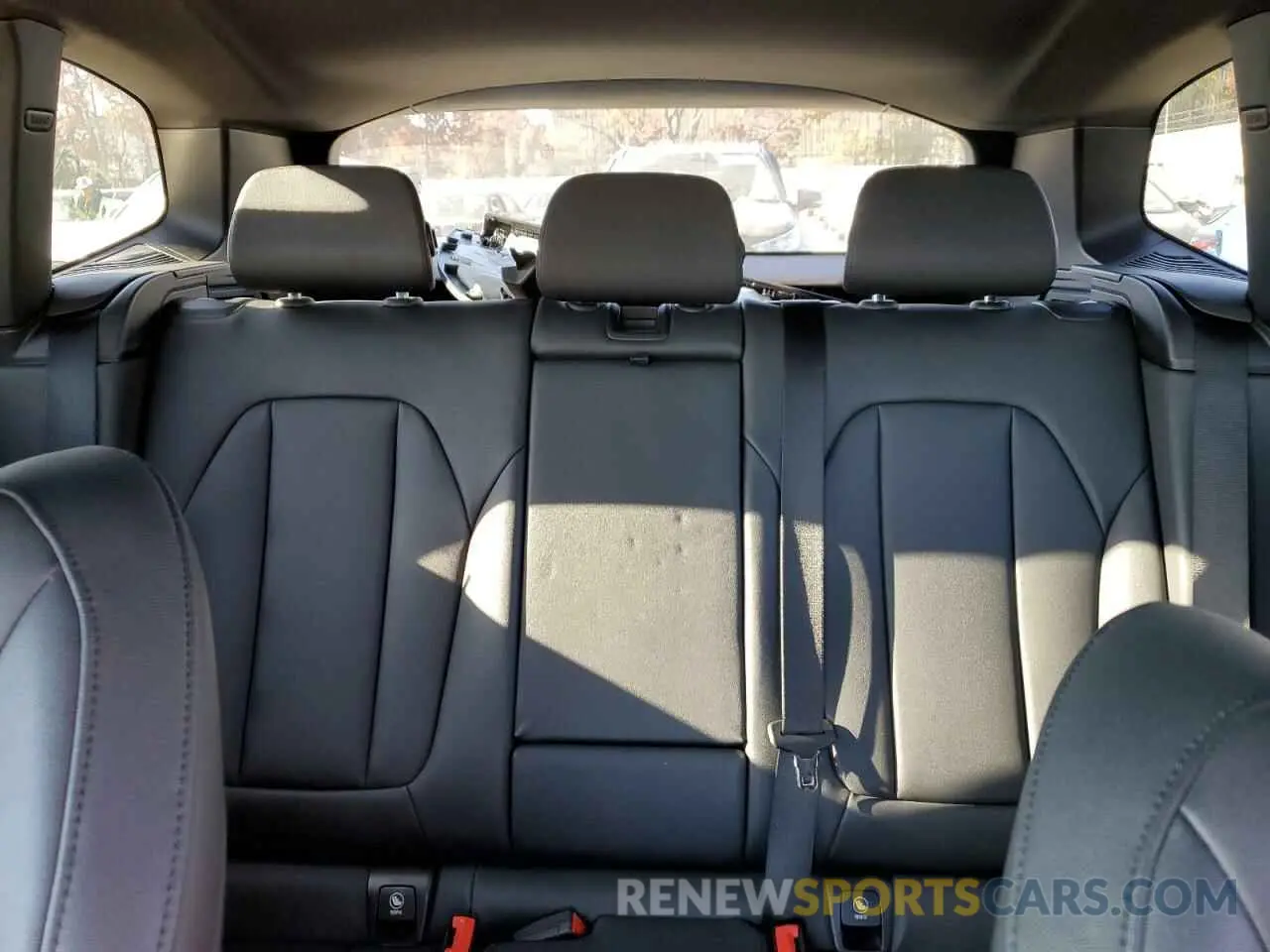 10 Photograph of a damaged car 5UXTR9C55KLD90479 BMW X3 2019