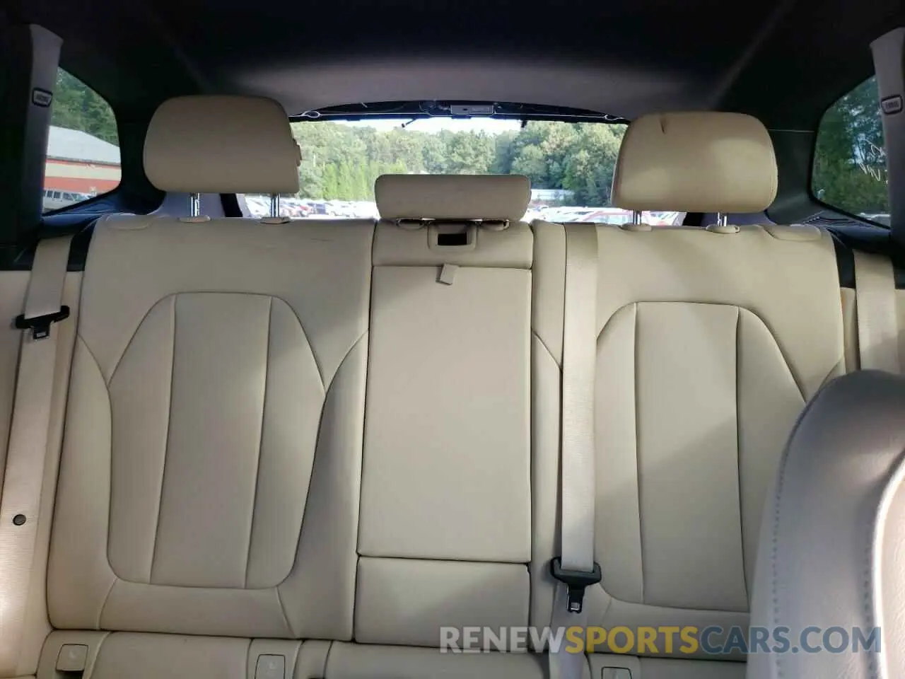 10 Photograph of a damaged car 5UXTR9C55KLD93169 BMW X3 2019