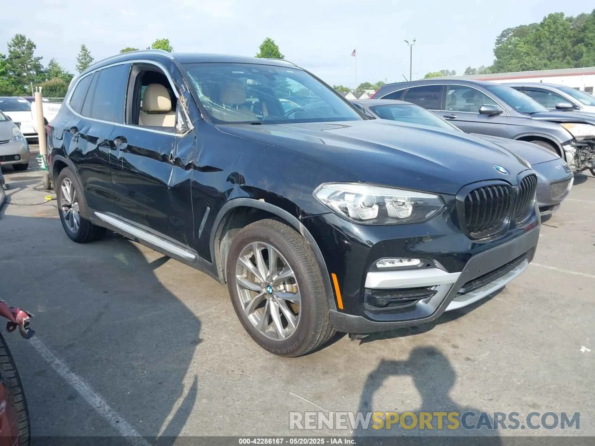 1 Photograph of a damaged car 5UXTR9C55KLE15302 BMW X3 2019