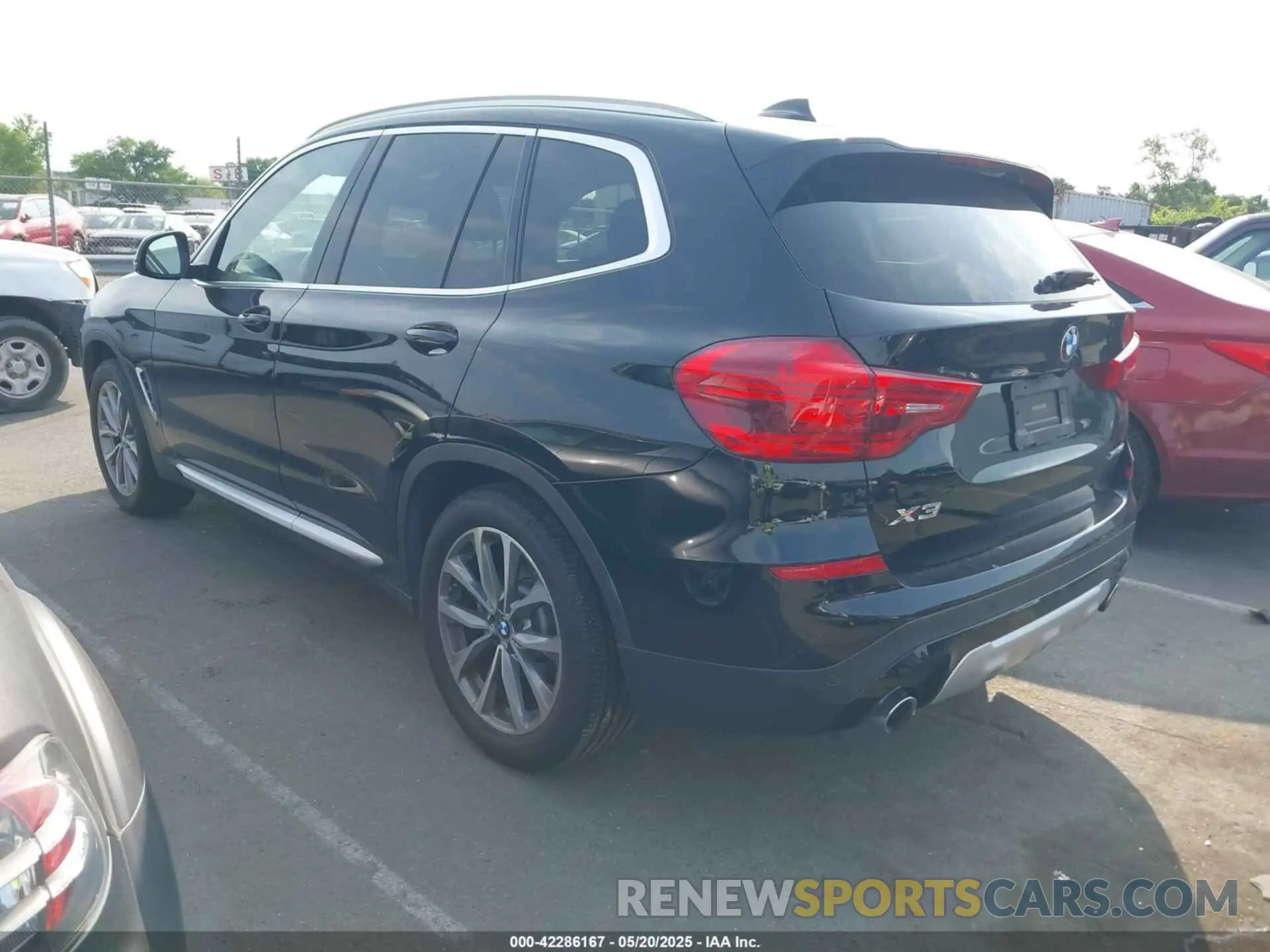 3 Photograph of a damaged car 5UXTR9C55KLE15302 BMW X3 2019